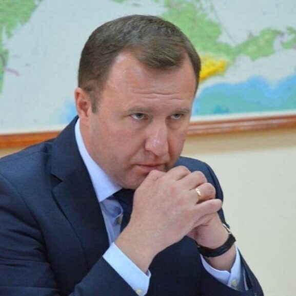 Анатолий Макаренко: «Кто эти люди?»
