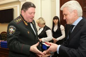 Рецепт Лісіцкова: “Корупцію не можна перемогти, її треба очолити та скерувати у власну кишеню.”