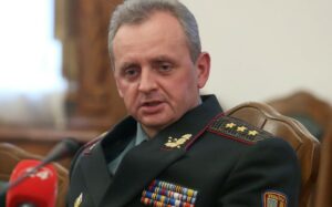 Наш “паркетный” Эйзенхауэр: Муженко мечтает стать генерал-президентом Украины?