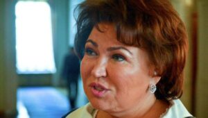 Бахтеева выиграла борьбу за Гослекслужбу