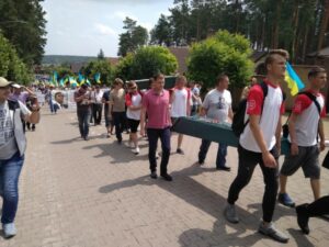 К дому Луценко принесли гроб с Конституцией и Уголовным кодексом