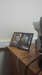 Кабинет следователя. Ипические подхалимы