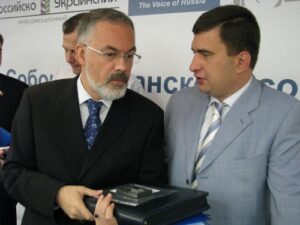 МЫ ГАЗУЕМ НА КРАСНЫЙ СВЕТ ?..