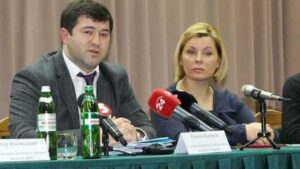 Руководитель ГФС Киева Демченко обвиняется в служебном подлоге — чтобы избежать люстрации она фиктивно числилась в АТО медсестрой