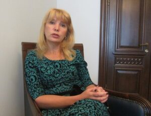 «У нее дом горит, в 200 метрах — Россия, а она говорит, что обстреливает Киев» — на территории зомбирования 5 лет нельзя проводить выборы, считает Ирина Веригина
