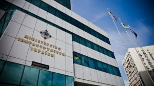 Янукович тянет своего человека в Мининфраструктуры