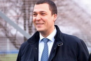 Азаров подарил Пивоварову фирму. Что делать с Пивоваровым?