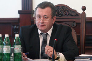 ВККС Україні — корупційні переведення суддів?