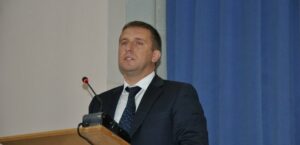 Офшори та нерухомість у Криму: уповноважений Зеленського по СБУ стає “новим Семочком” для Зеленського