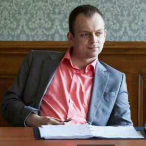 Соцсети насмешил сотрудник ГПУ, накопивший с зарплаты на шикарное авто