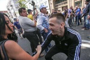Царівна-Тітушко або Чи вдасться другому найвідомішому гопнику країни врешті спалити чорну шкурку з трьома білими лампасами?