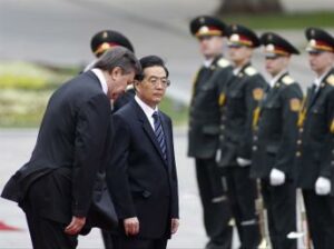 Украина: китайская здравница, кузница и житница