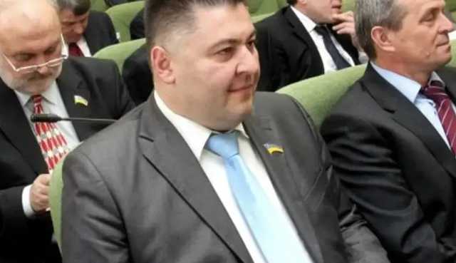 Бывшего члена «Партии регионов» Игоря Осипенко, который был пойман на крупной взятке, назначили и.о. руководителя Центрального дома офицеров ВСУ