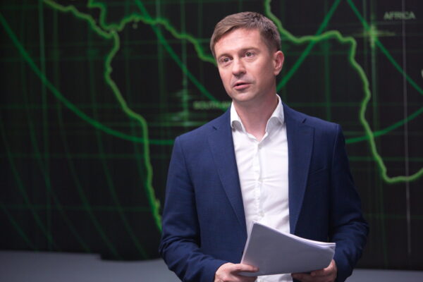 Статья Time об «Азове»: Спецслужбы РФ подрывают переговоры Зеленского и Байдена – Данилюк