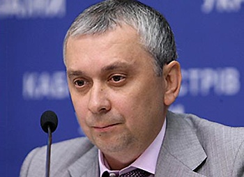 Ексголова  Держархбудінспекції та його дружина стверджують, що у них вкрали $2 млн, які вони зашили в стелю після революції
