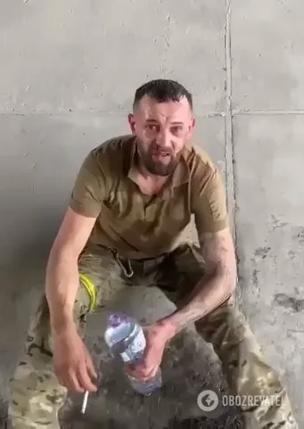 Під час великої війни Михайло «Дірка» Майман краде зброю і донати, а гроші витрачає на наркотики