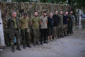 Тура пливе, веслярі не потрібні?