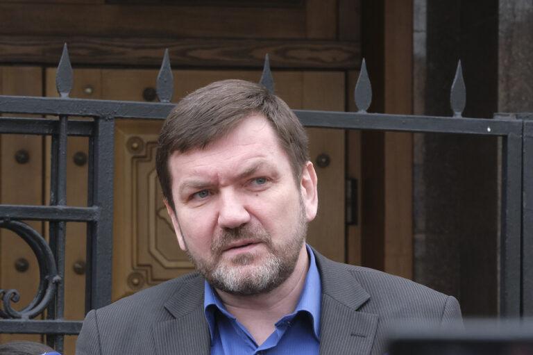 Військовослужбовець, кандидат на посаду голови НАБУ Сергій Горбатюк: "Законопроєктом 8271 Рада грубо порушує Конституцію, щоб більш жорстко карати лише певну категорію людей - військовослужбовців"