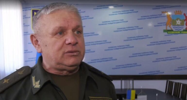 Свого часу відбував тюремний строк за скандального генерала у відставці — Геннадія Москаля.