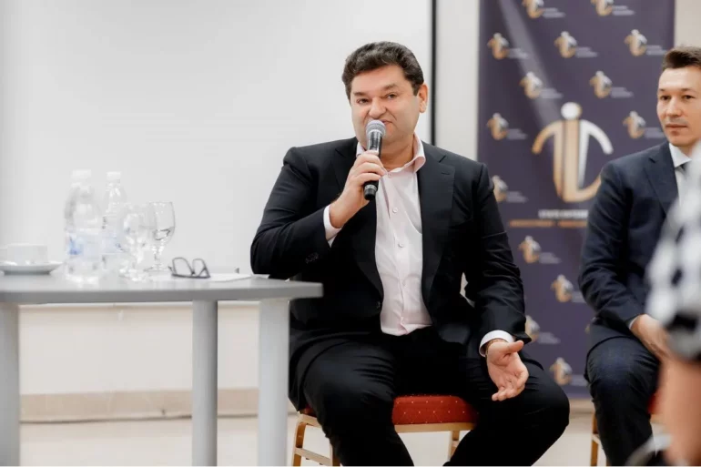 Рейдер из Днепра Ермолаев ждет прихода оккупантов