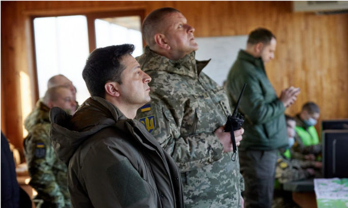 Зеленский боится заговора военных?