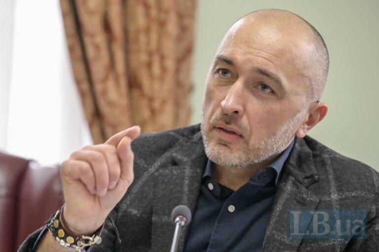 Параноїк Пишний