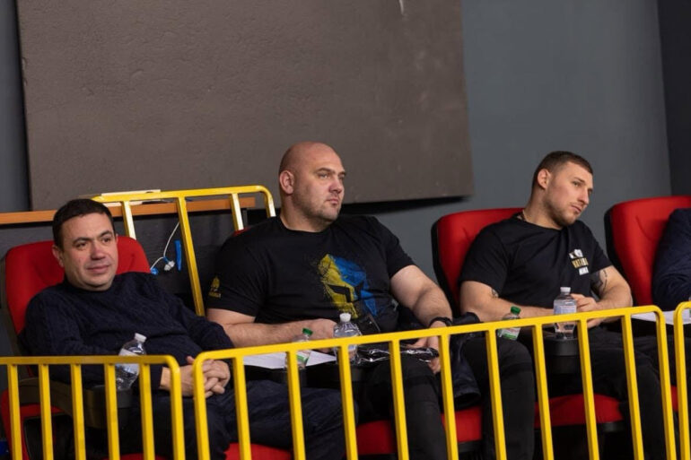 Голова Дніпропетровської ОВА Сергій Лисак: дружба з кримінальними авторитетами, підтримка підсанкційного бізнесу та коштовні авто поза декларацією