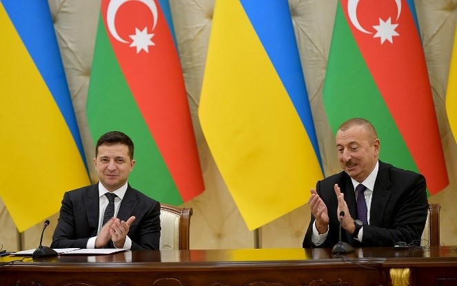 Таємні постачання архаїчного озброєння з Азербайджану в Україну через Європу та Африку, черговий удар по кишені українських платників податків.
