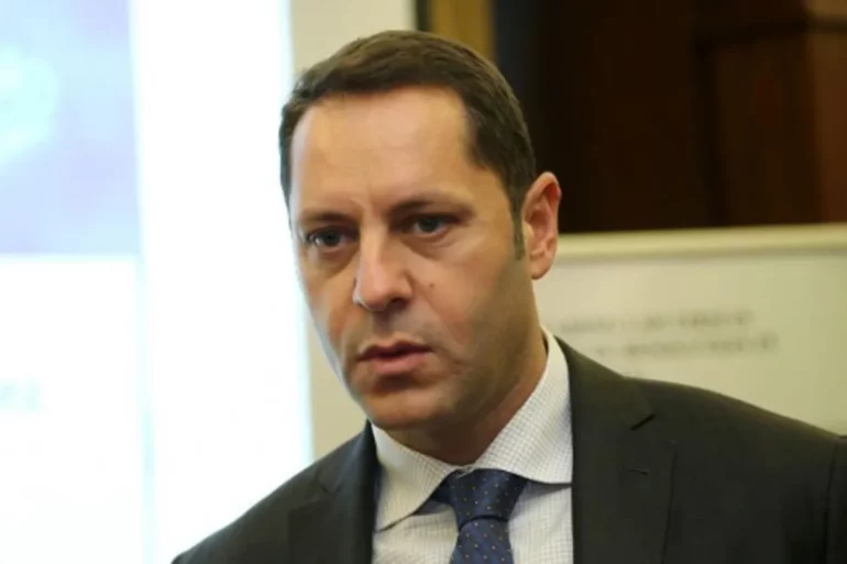 Підсанкційний болгарський політик Манолєв має контракт на 400 млн євро з «Агенцією оборонних закупівель» МОУ – ЗМІ