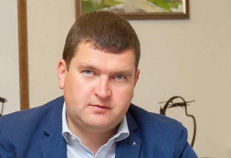 Викрадення людей, катування та шахрайство: кримінальний кейс екс-мера Ірпеня Маркушина