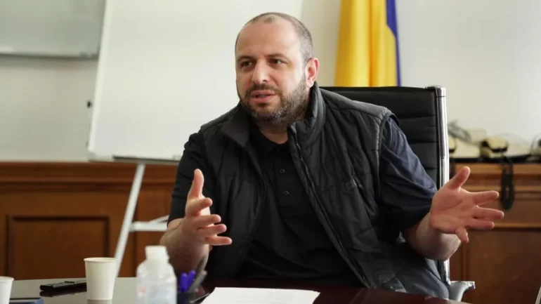 Офіс Президента ухвалив рішення про звільнення Рустема Умєрова з посади міністра оборони — ЗМІ