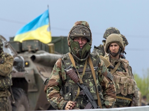 ОЧІКУВАННЯ НА ВІЙСЬКОВИХ У ВЛАДІ: ЗАЛУЖНИЙ ТА БУДАНОВ – ЛІДЕРИ СУСПІЛЬНОЇ ДОВІРИ