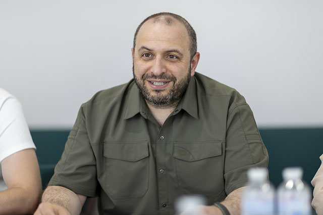 Скандал навколо АОЗ: як Умєров і його оточення підривають обороноздатність України та обходять санкції проти росії