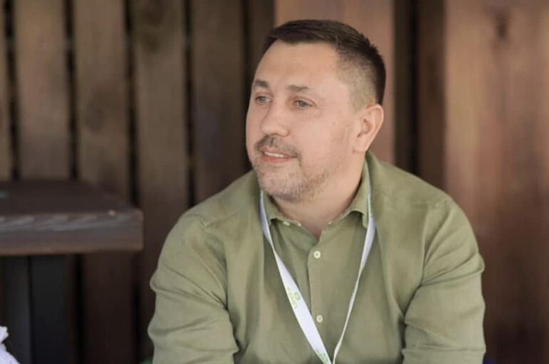 Нардеп Стріхарський збудував багатоповерхівку замість ресторану у Києві